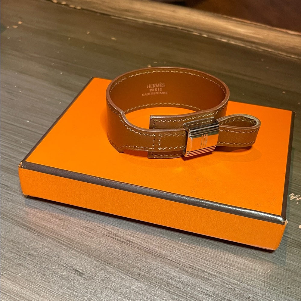Hermès Brown Leather Bracelet with Silver Clasp